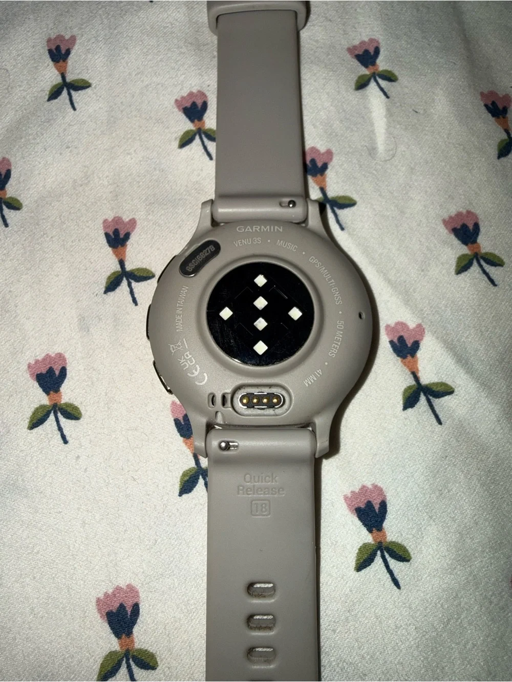 Garmin Venu 3s with Light Gray Silicone Band